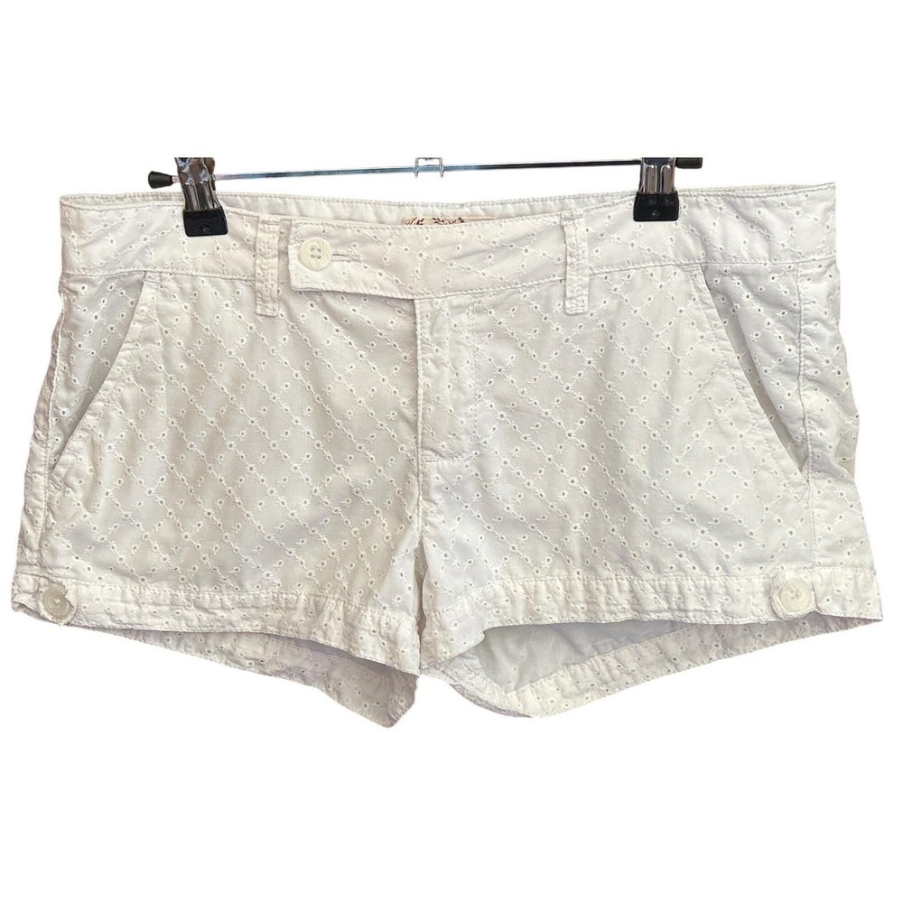 Vintage Y2K SO Heritage Eyelet Shorts Coquette Cottagecore White Embroidered
